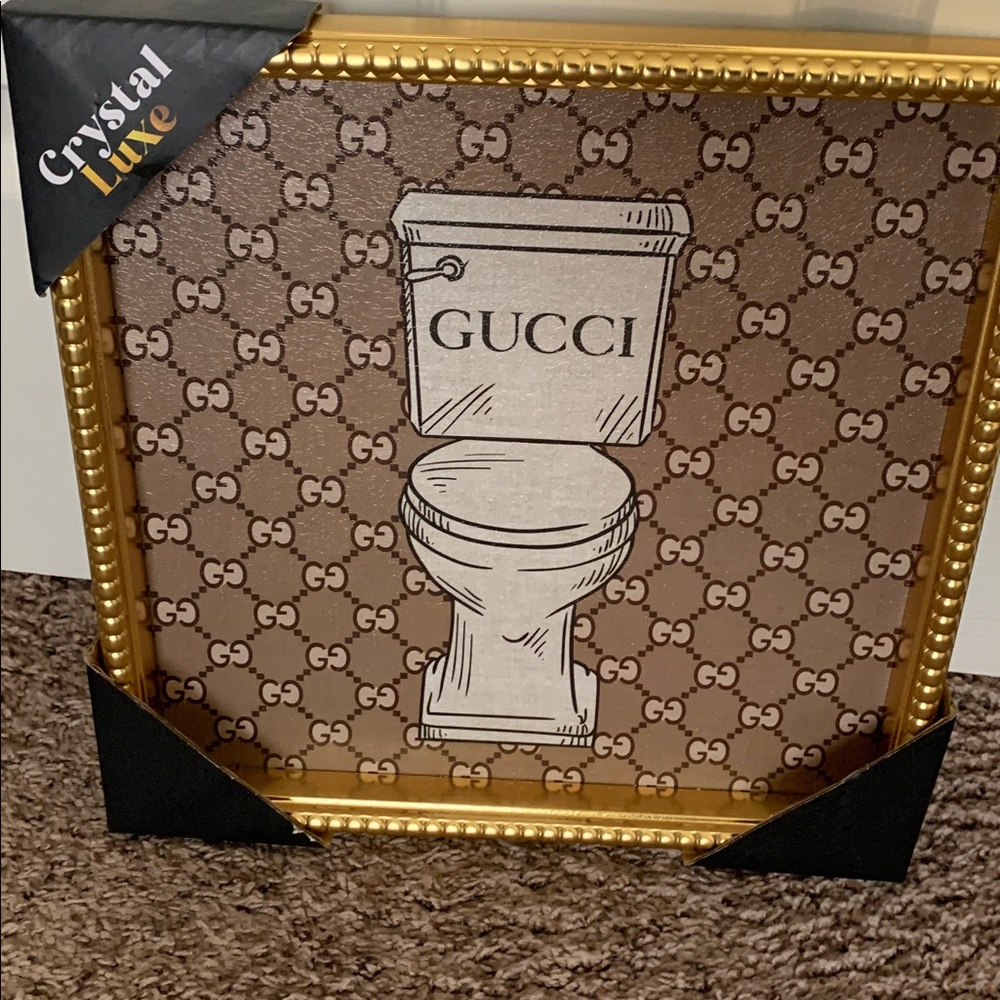 FASHION INSPIRED Toilet Picture with Gold Frame